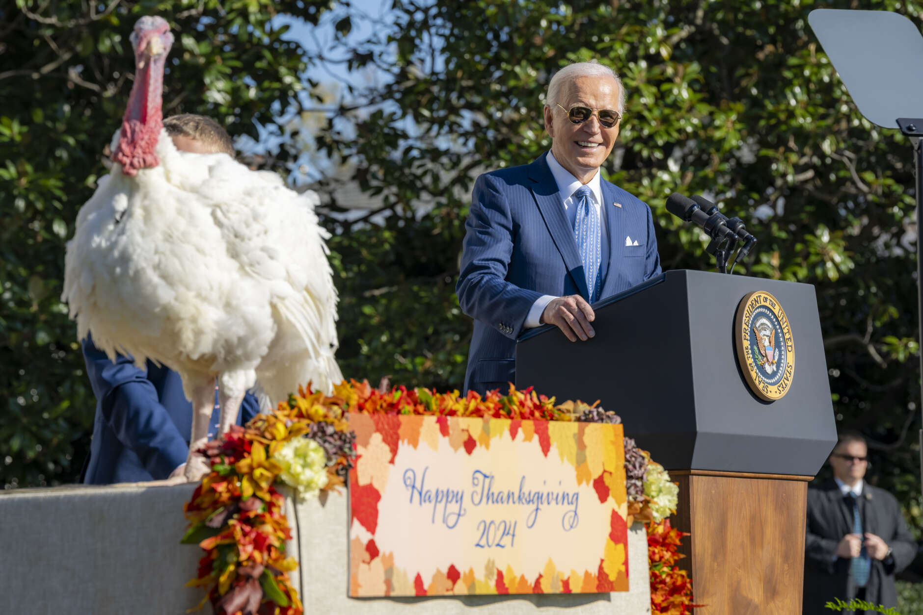 Biden celebrates Thanksgiving serving food to military families