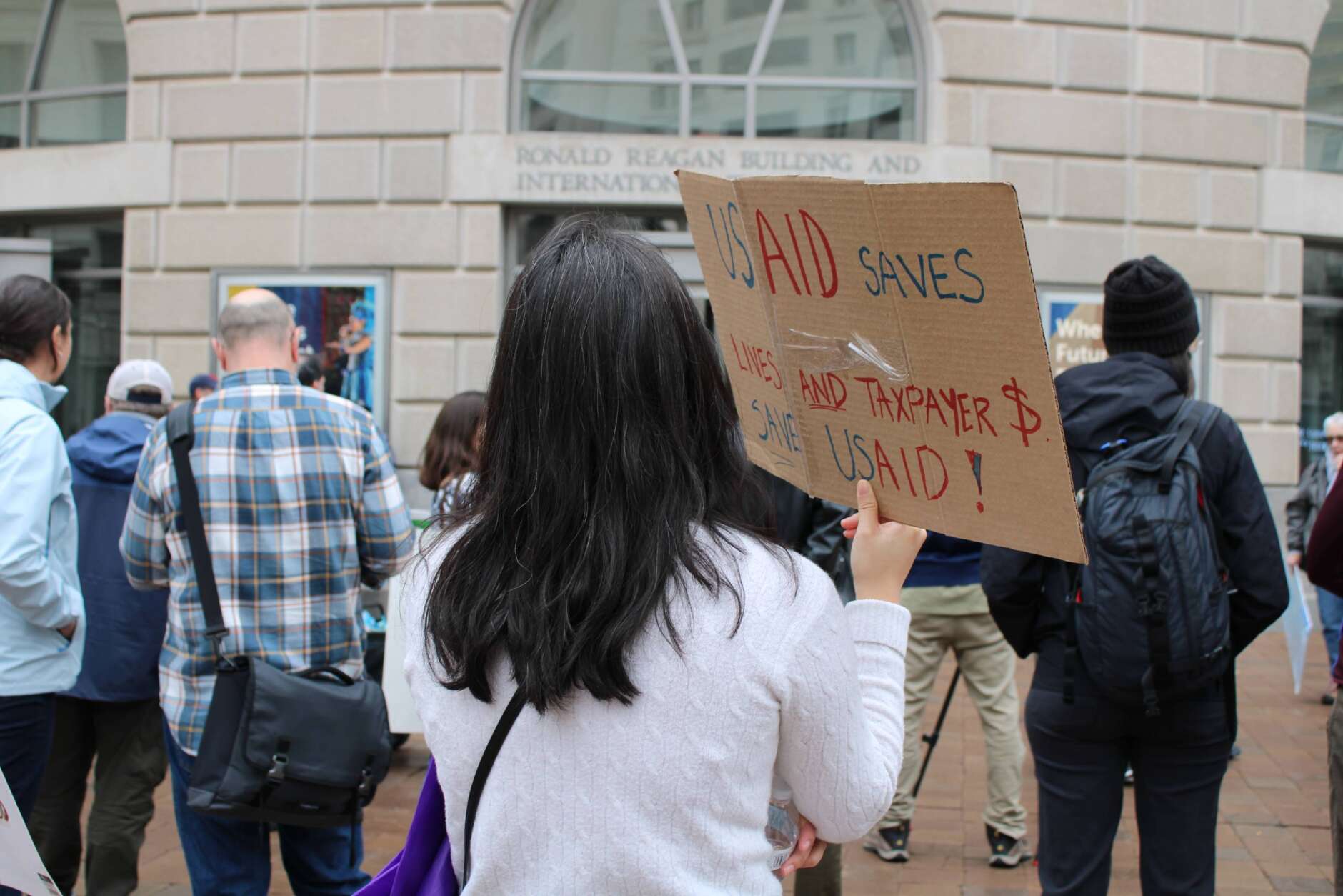 USAID employees pack up their desks as Trump administration pushes ahead with slashing agency